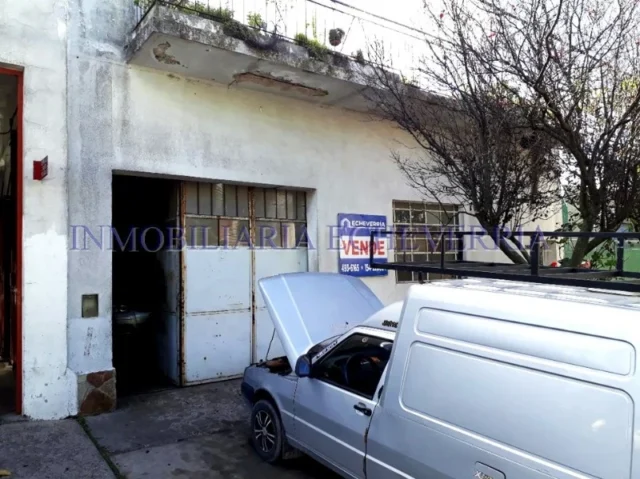 Galpones en Venta — Uruguay 2875