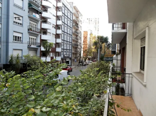 Departamentos, pisos y semipisos en Venta — Corrientes 2201