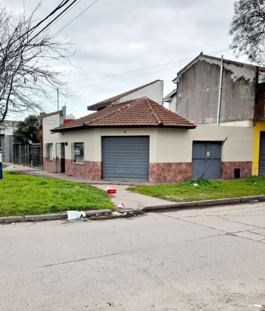 Casas, chalets en Alquiler — Colon 6692