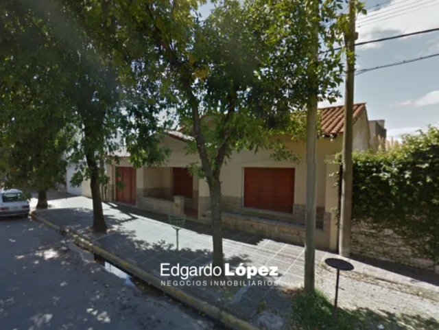 Casas, chalets en Venta — C. 17 928