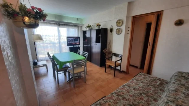 Departamentos, pisos y semipisos en Venta — Av. Colón 1277