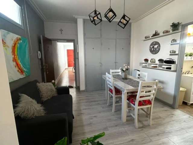 Departamentos, pisos y semipisos en Venta — Hipolito Yrigoyen 1300