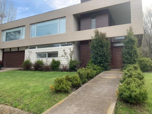 Casas, chalets en Venta — LOS PINOS 145