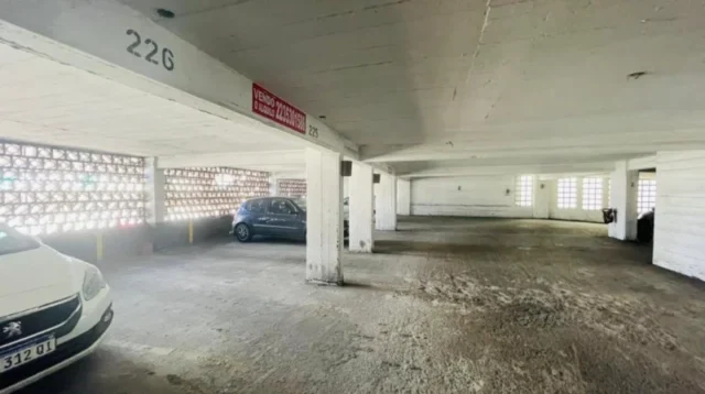 Cocheras y garages en Venta — BOLIVAR 2400