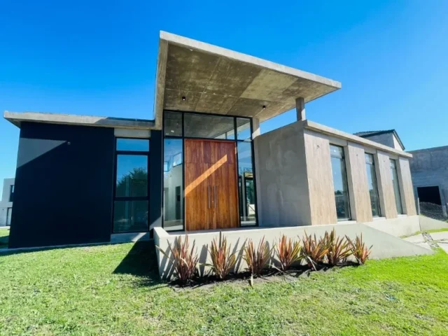 Casas, chalets en Venta — AV JORGE NEWBERY 5000