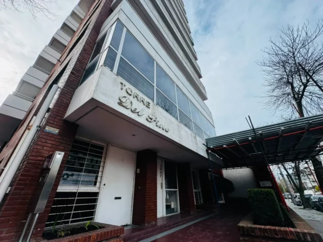 Oficinas en Alquiler — ALVARADO 3000