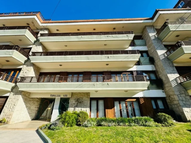 Departamentos, pisos y semipisos en Venta — AV COLON 1000