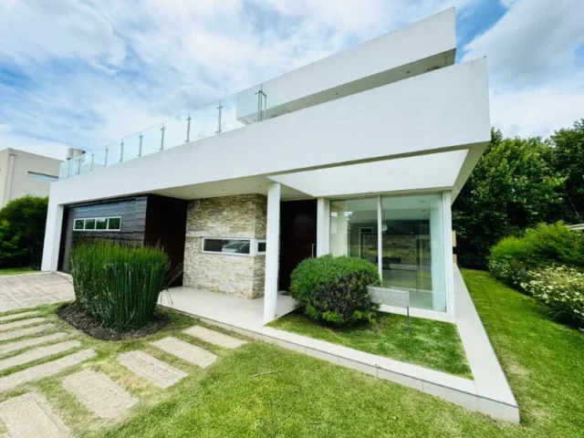 Casas, chalets en Venta — AV JORGE NEWBERY 5500