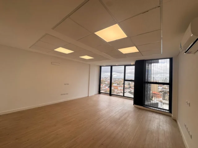 Oficinas en Alquiler — AV. PASO 3200