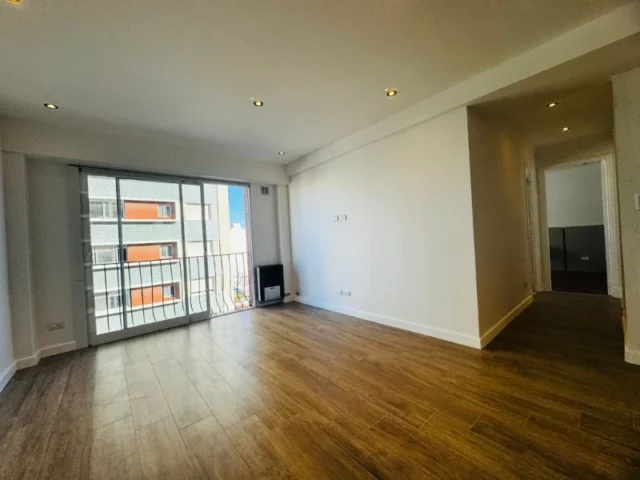 Departamentos, pisos y semipisos en Venta — AV INDEPENDENCIA 1600