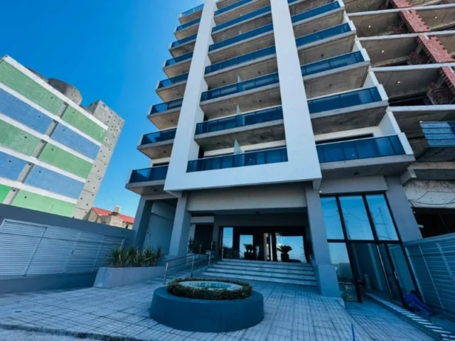 Departamentos, pisos y semipisos en Venta — AV FELIX U CAMET 2500