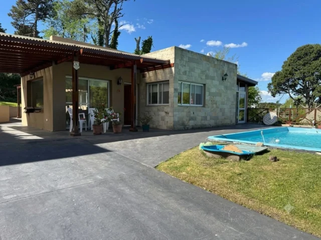Casas, chalets en Venta — CALLE NOEMI 400