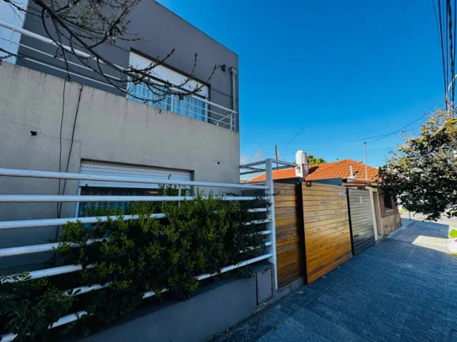 Dúplex en Venta — DORREGO 4200