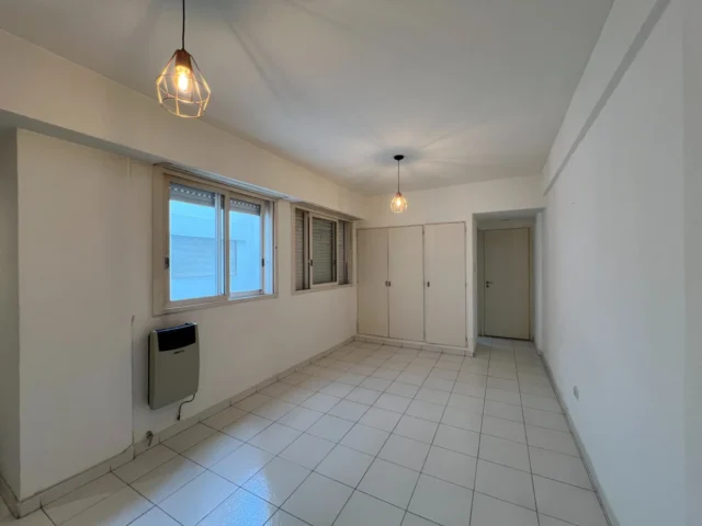 Departamentos, pisos y semipisos en Alquiler — Tucuman 2500