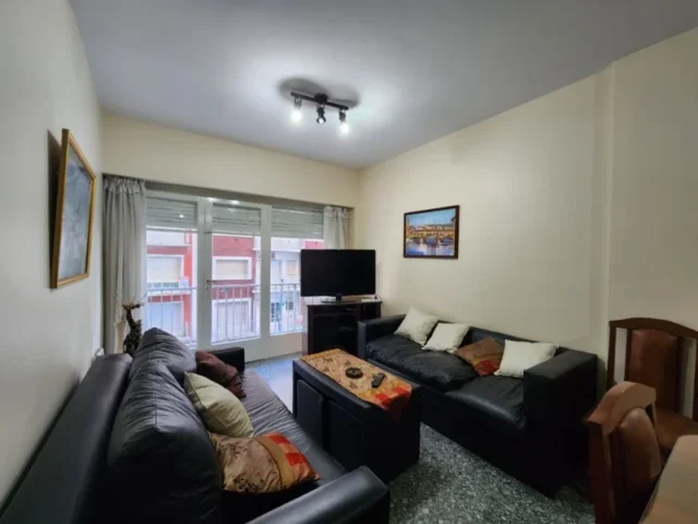 Departamentos, pisos y semipisos en Venta — Av. Colón 1400