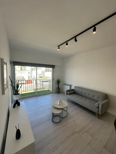 Departamentos, pisos y semipisos en Venta — San Martín 2200