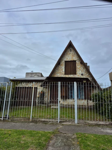 Casas, chalets en Venta — Uruguay 3400