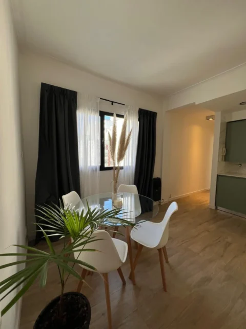 Departamentos, pisos y semipisos en Venta — Bolívar 2600
