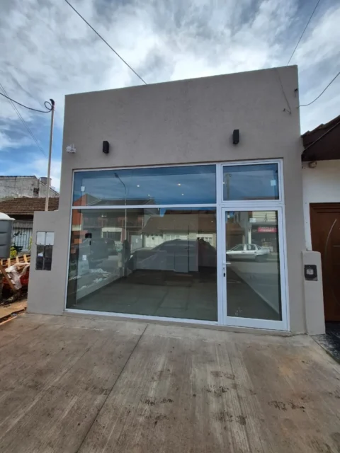 Locales en Alquiler — Strobel 5500