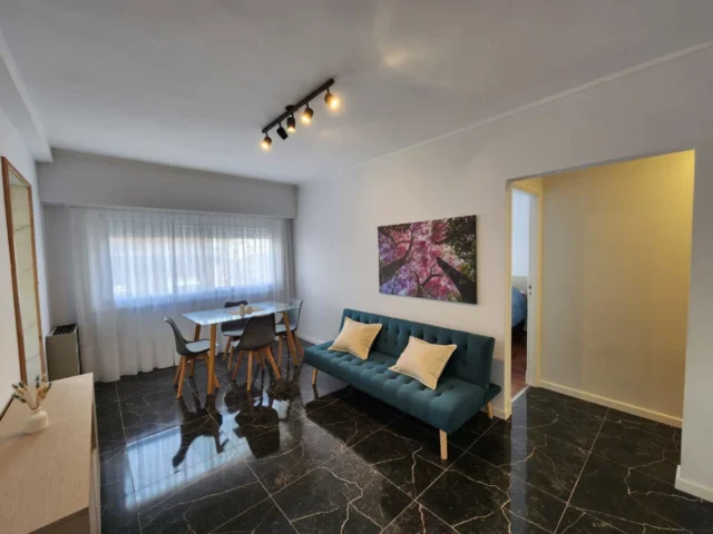 Departamentos, pisos y semipisos en Venta — Bolívar 2700