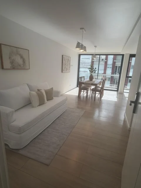 Departamentos, pisos y semipisos en Venta — Moreno 2100