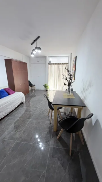 Departamentos, pisos y semipisos en Venta — Alsina 2200