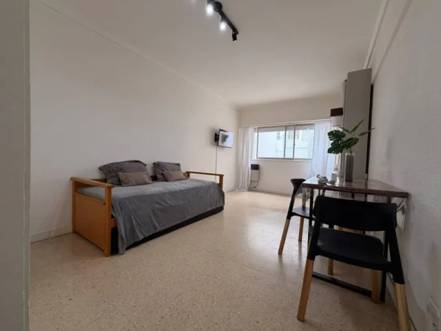 Departamentos, pisos y semipisos en Venta — Corrientes 2200