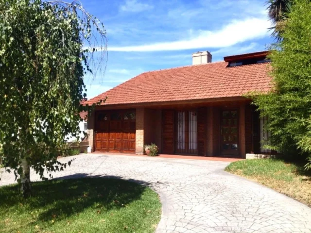Casas, chalets en Venta — Vergara y Sicilia