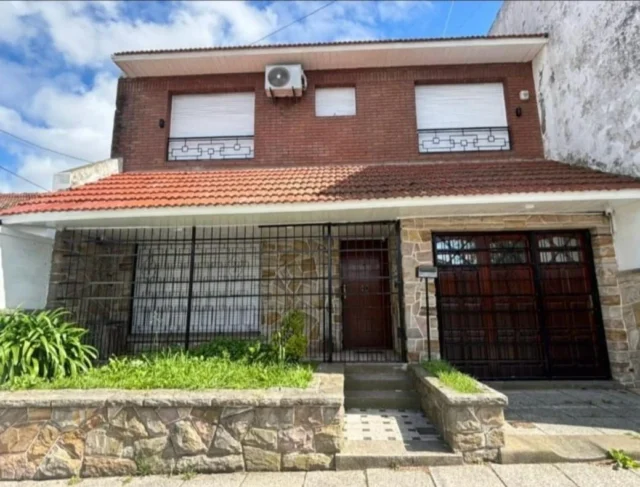 Casas, chalets en Alquiler — Padre Dutto y Gaboto