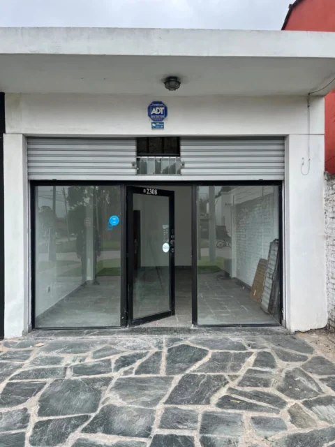 Locales en Alquiler — Edison y Napoles