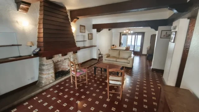 Casas, chalets en Venta — Gascón 2640