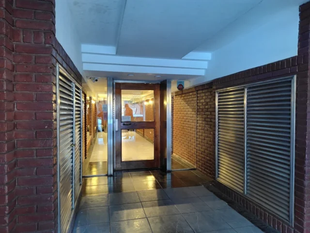 Departamentos, pisos y semipisos en Venta — Rivadavia 2850