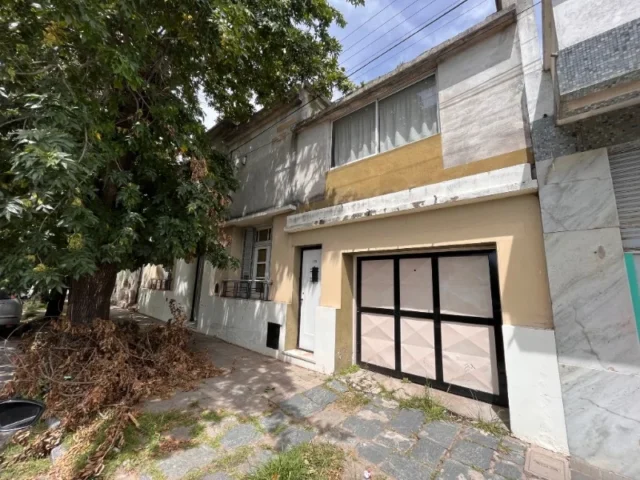 Casas, chalets en Venta — C. 17 890