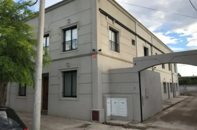 Dúplex en Venta — C. 9 729
