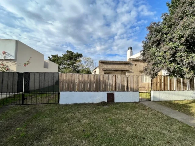 Casas, chalets en Venta — C. 2 794