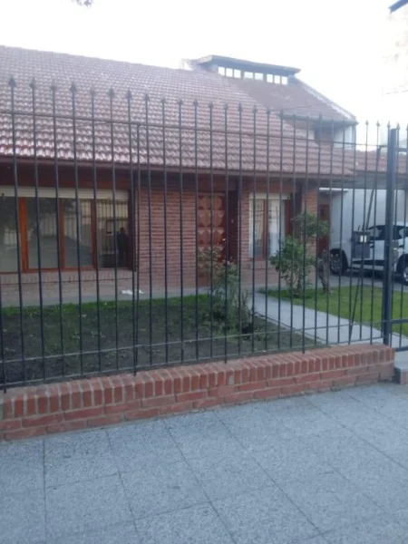 Casas, chalets en Venta — C. 24 594