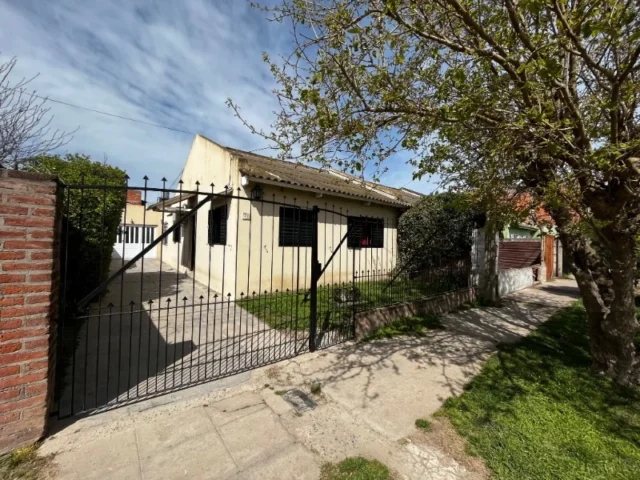 Casas, chalets en Venta — c. 20 76