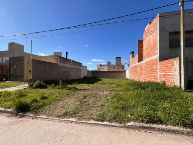 Lotes y terrenos en Venta — C. 47 1147