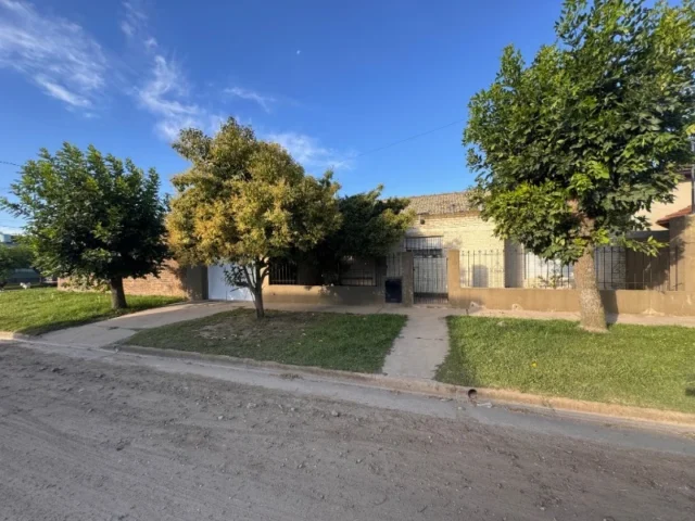Casas, chalets en Venta — C. C - San Lorenzo 341