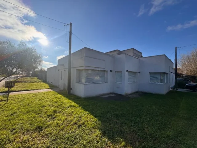 Casas, chalets en Venta — C. 18 1747
