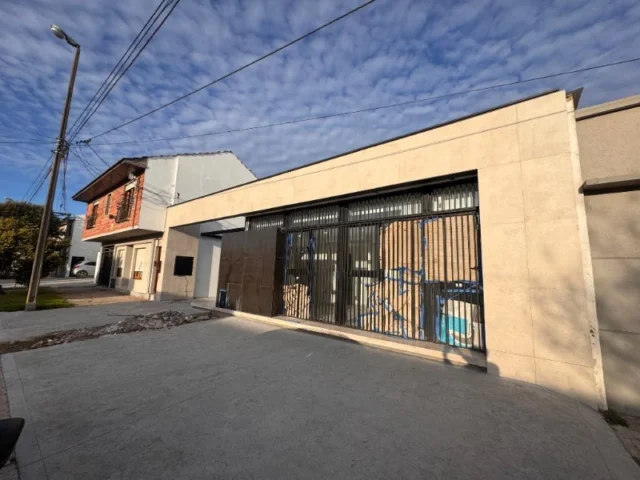 Casas, chalets en Venta — C. 20 921