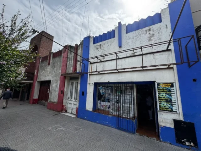 Casas, chalets en Venta — Av. del Valle 473