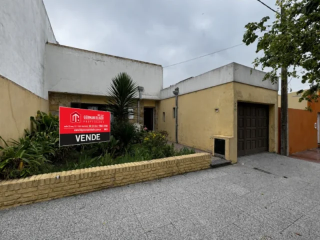 Casas, chalets en Venta — C. 30 681