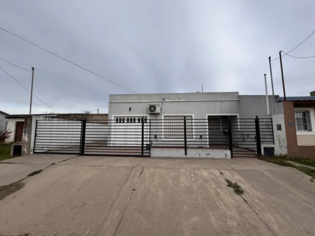 Casas, chalets en Venta — C. 22 178