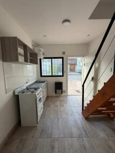 Departamentos, pisos y semipisos en Venta — Falucho 4524