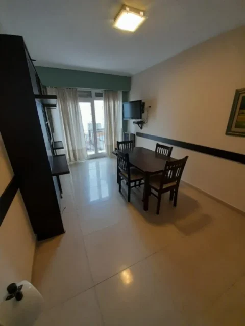Departamentos, pisos y semipisos en Alquiler por Día — Corrientes 2100