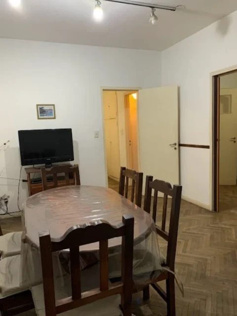 Departamentos, pisos y semipisos en Alquiler por Día — RIVADAVIA 2300