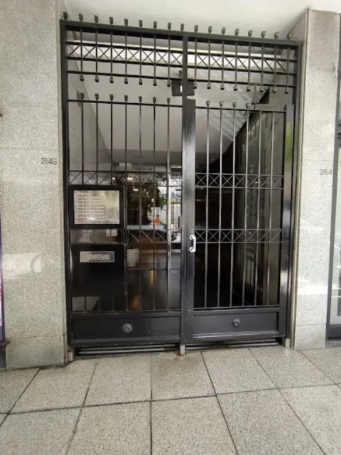Departamentos, pisos y semipisos en Alquiler por Día — CORRIENTES 2100