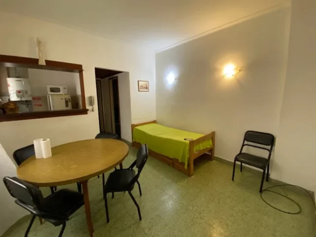 Departamentos, pisos y semipisos en Alquiler para Estudiantes — Colon 2200