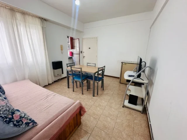Departamentos, pisos y semipisos en Alquiler Temporario — BV. MARITIMO 2400